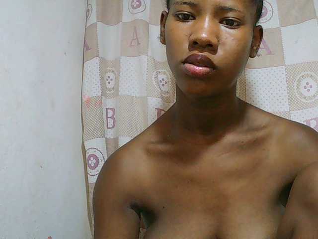 Sexy-Sarah live cam on BongaCams