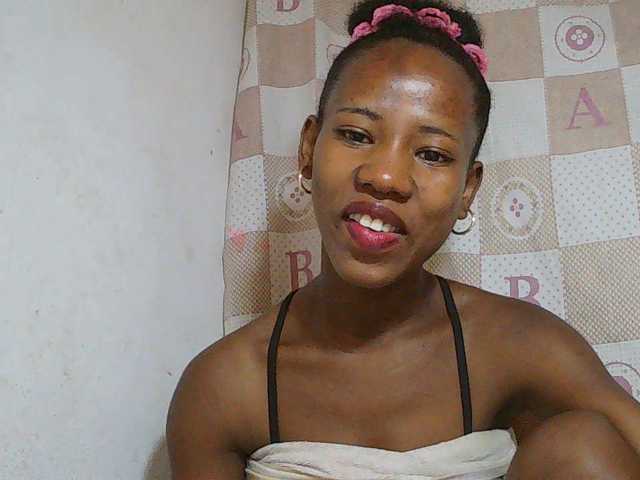 Sexy-Sarah live cam on BongaCams