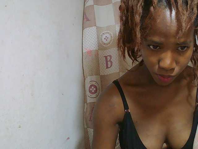 Sexy-Sarah live cam on BongaCams