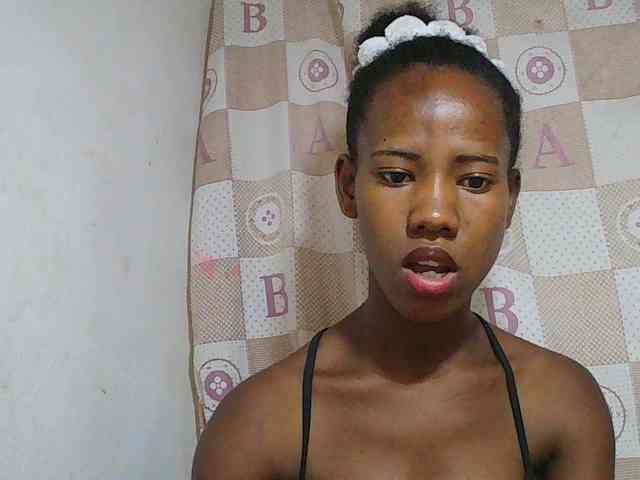 Sexy-Sarah webcam