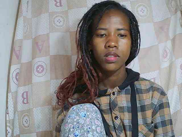 Sexy-Sarah webcam