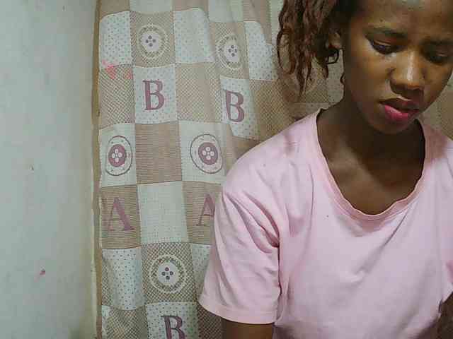 Sexy-Sarah webcam