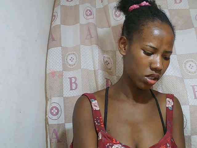 Sexy-Sarah webcam