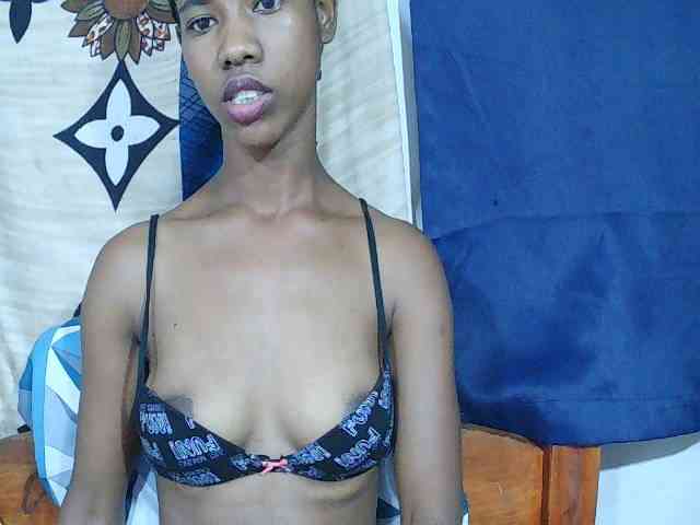 Sexy-Sarah webcam