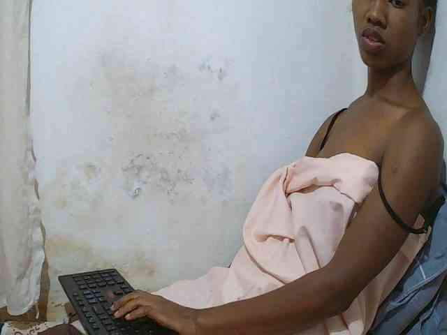 Sexy-Sarah webcam
