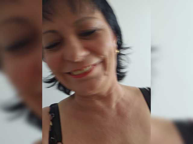 Chat with Jessica69 live cam