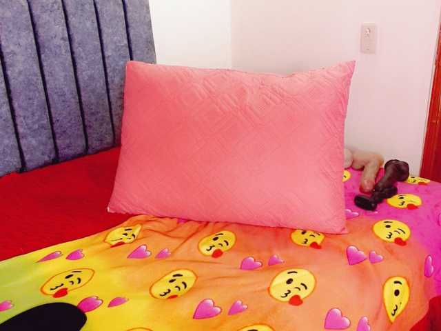 Lilith-3's BongaCams show and profile