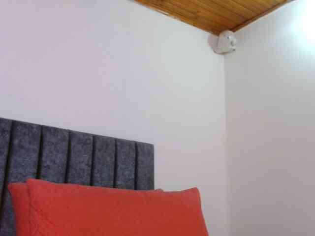 Dahlia_Muse webcam