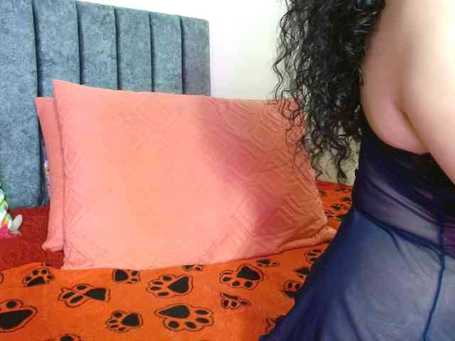 Dahlia_Muse webcam