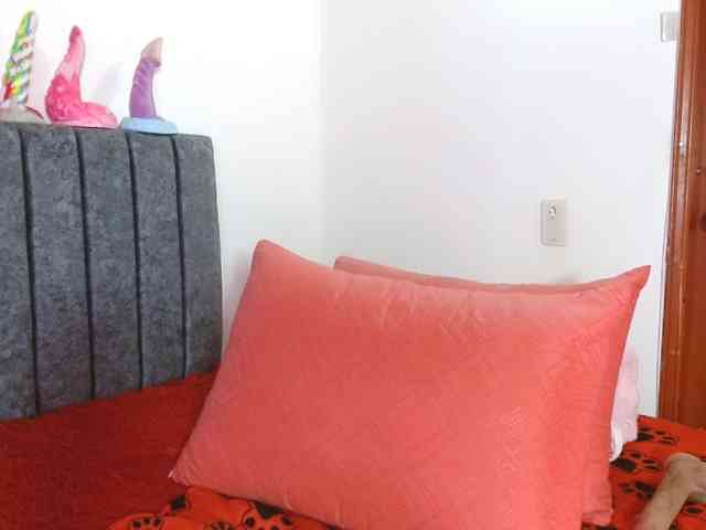Dahlia_Muse webcam