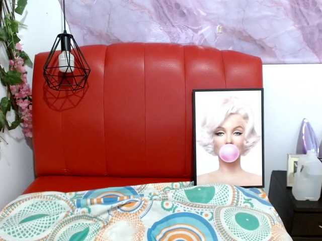 naylahot18 live cam on BongaCams