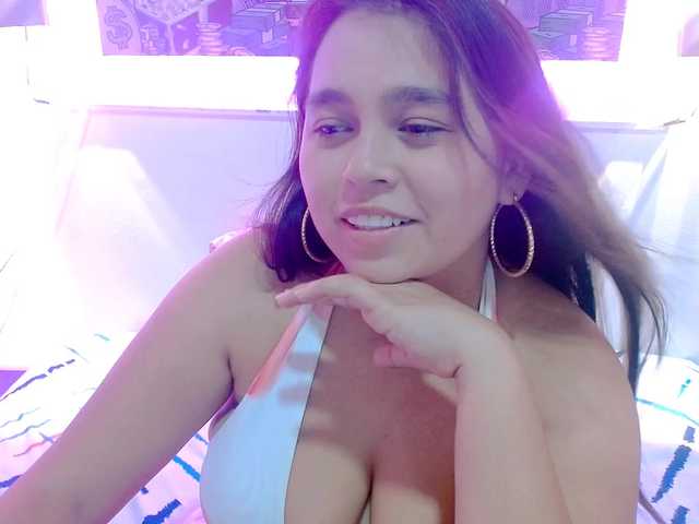 naylahot18 live cam on BongaCams