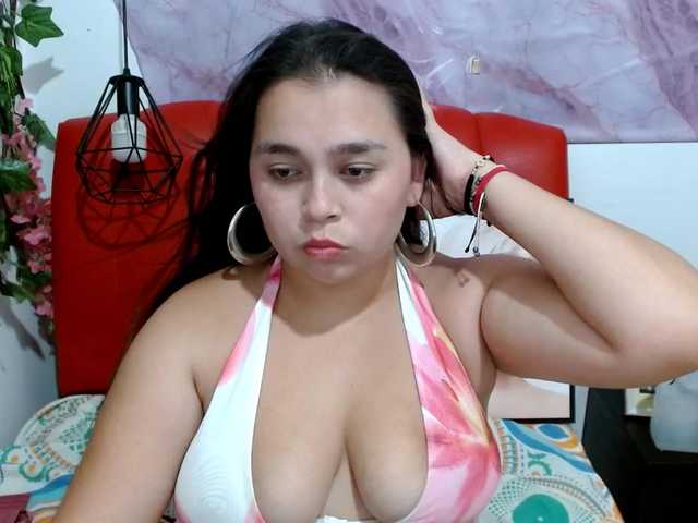naylahot18 live cam