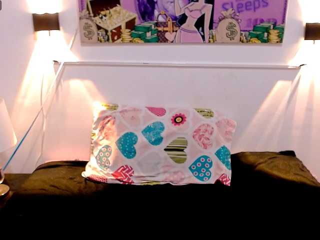naylahot18 live cam on BongaCams
