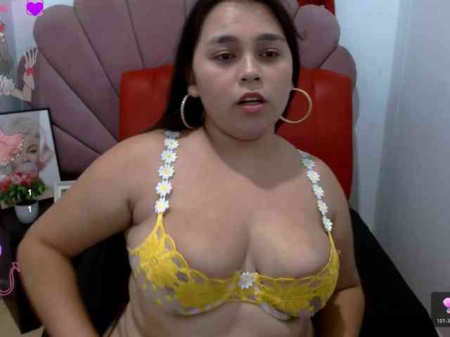 naylahot18 webcam