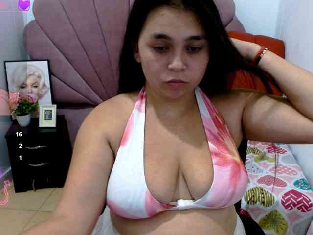 naylahot18