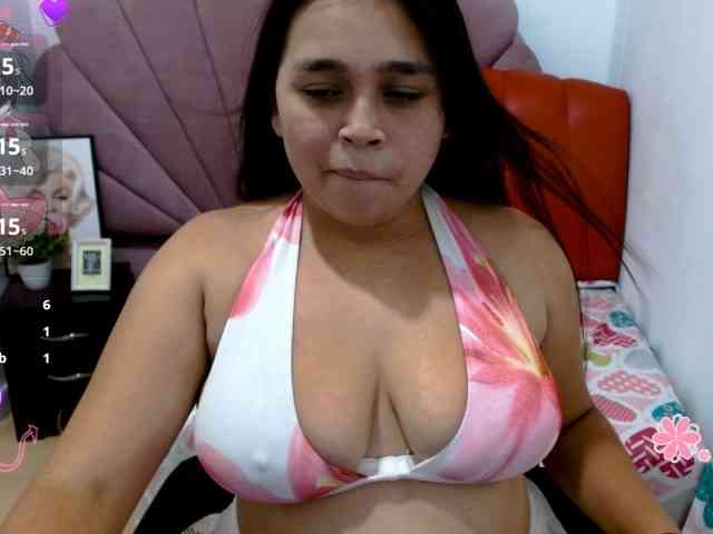 naylahot18 webcam
