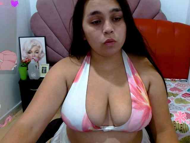 naylahot18 webcam