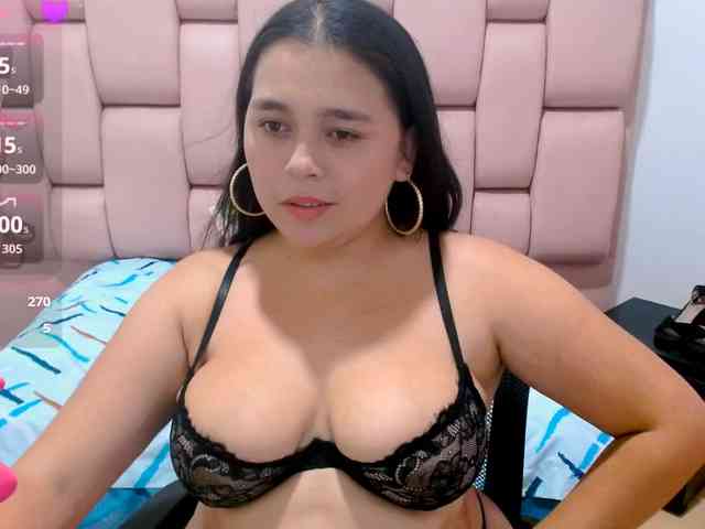 naylahot18 webcam