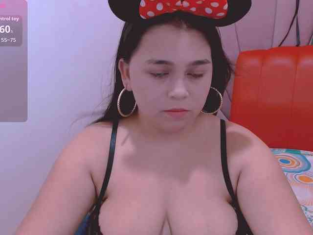 naylahot18 webcam