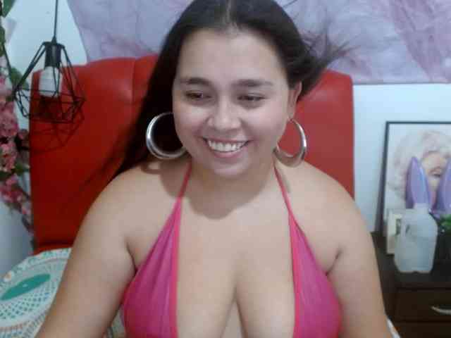 naylahot18 webcam