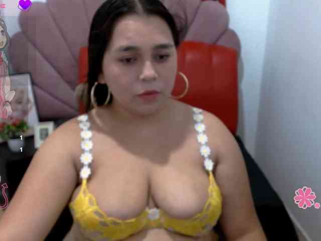 naylahot18 webcam