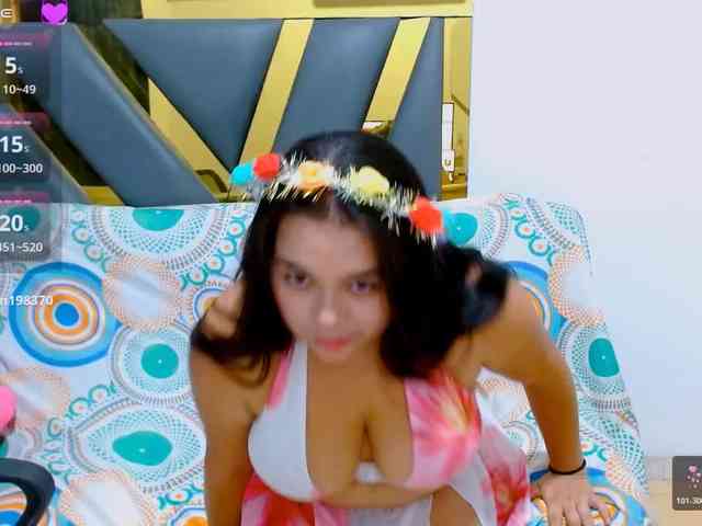 naylahot18