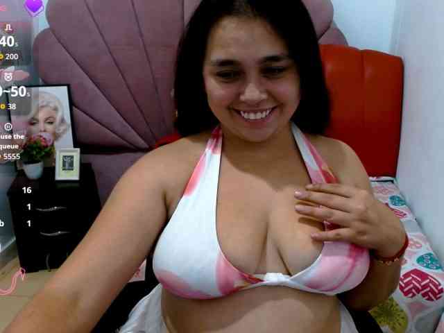 naylahot18