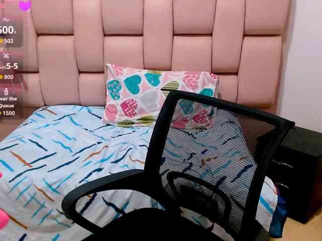 naylahot18 webcam