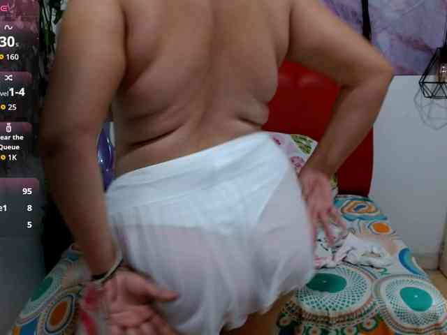 naylahot18 webcam