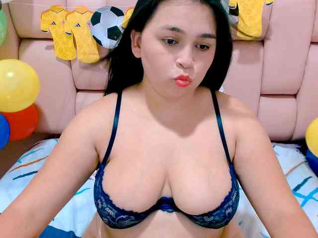 naylahot18 webcam