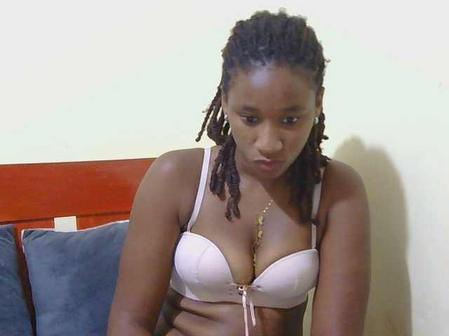 Queendircie live cam on BongaCams