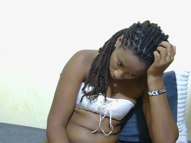 Queendircie live cam on BongaCams