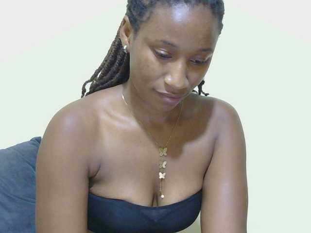 Queendircie live cam on BongaCams