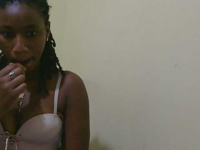 Queendircie live cam on BongaCams