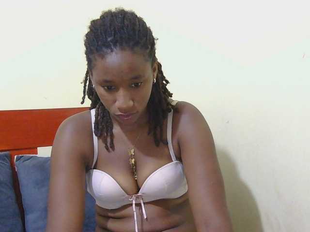 Queendircie live cam on BongaCams