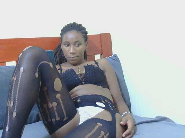 Queendircie live cam on BongaCams