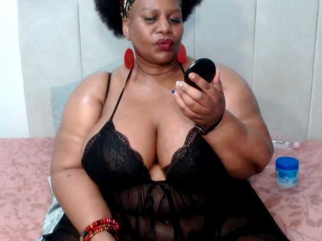 le modèle Splendidtalitha est en webcam porno dans un show sur le site bongacams, il possède les tags suivants: Ebony,Brunette,Trimmed