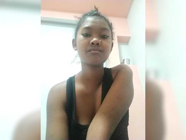 Lovellie live cam on BongaCams