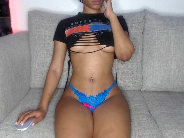 Cherrysheril live cam on BongaCams
