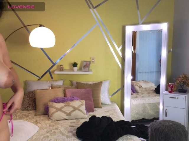 le modèle janapop est en webcam porno dans un show sur le site bongacams, il possède les tags suivants: Latino/Hispanic,Brunette,Hairy
