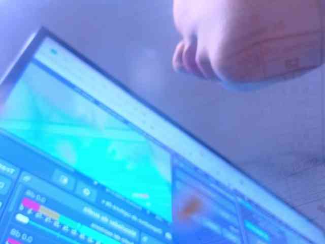 janapop Live Webcam on BongaCams