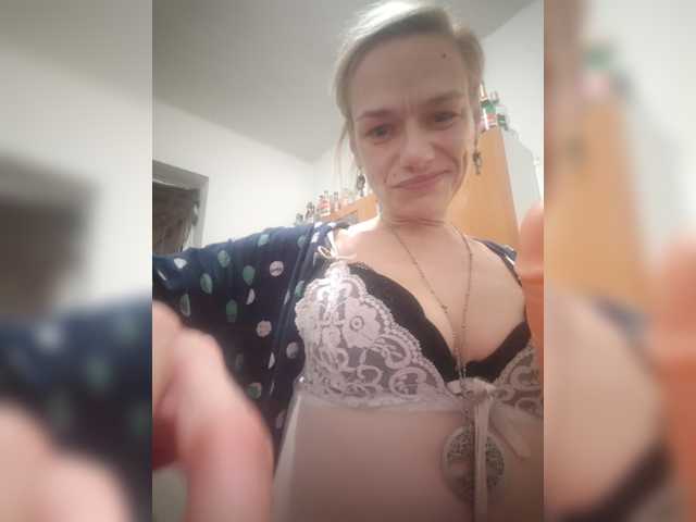 evittaellite1- live cam on BongaCams