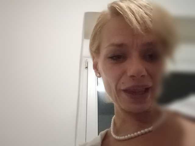 evittaellite1- live cam on BongaCams