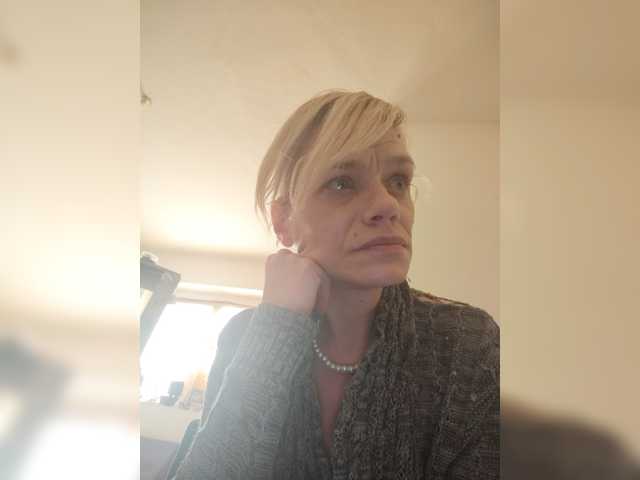evittaellite1- live cam on BongaCams