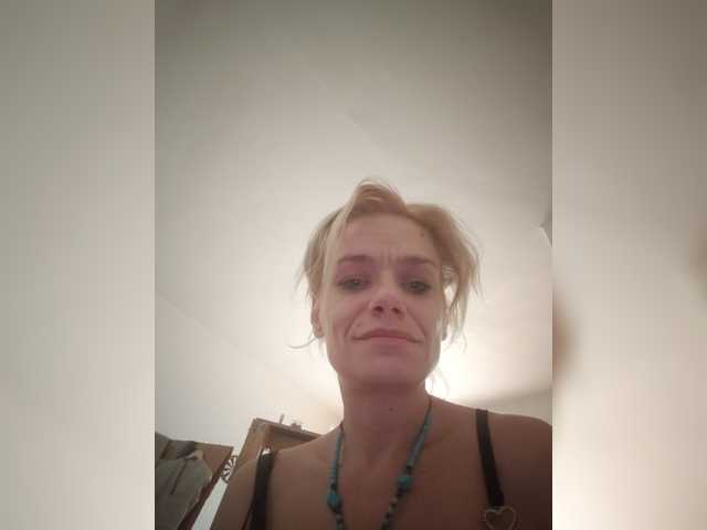 evittaellite1- live cam preview