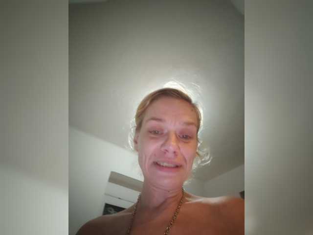 evittaellite1- live cam on BongaCams