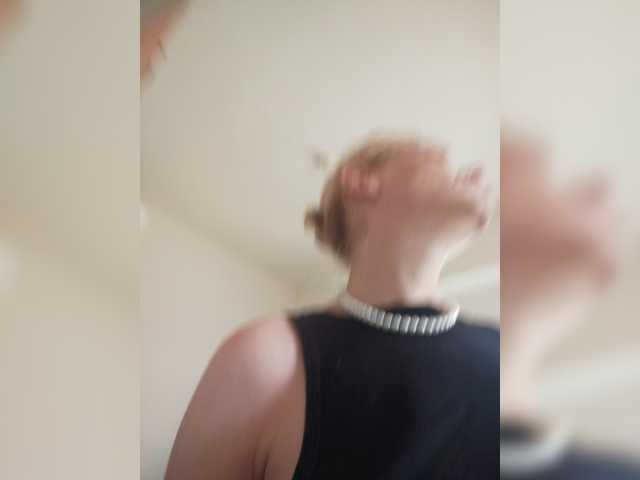 le modèle evittaellite1- est en webcam porno dans un show sur le site bongacams, il possède les tags suivants: White/Caucasian,Blonde,Shaved