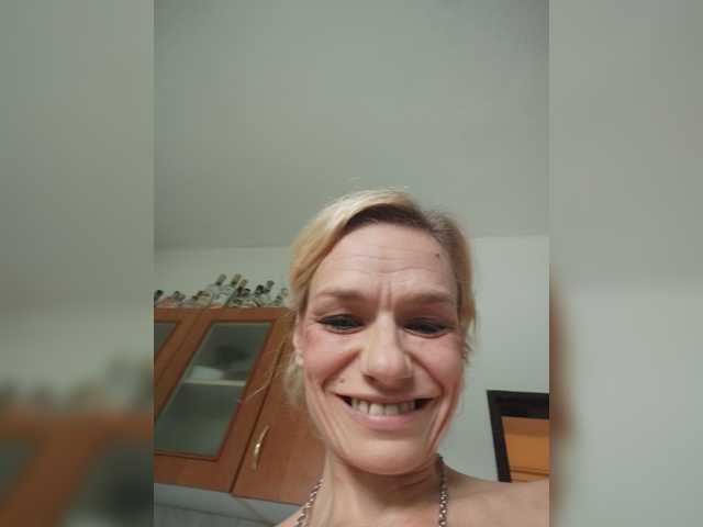evittaellite1- live cam on BongaCams