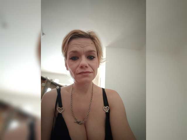 evittaellite1- live cam on BongaCams
